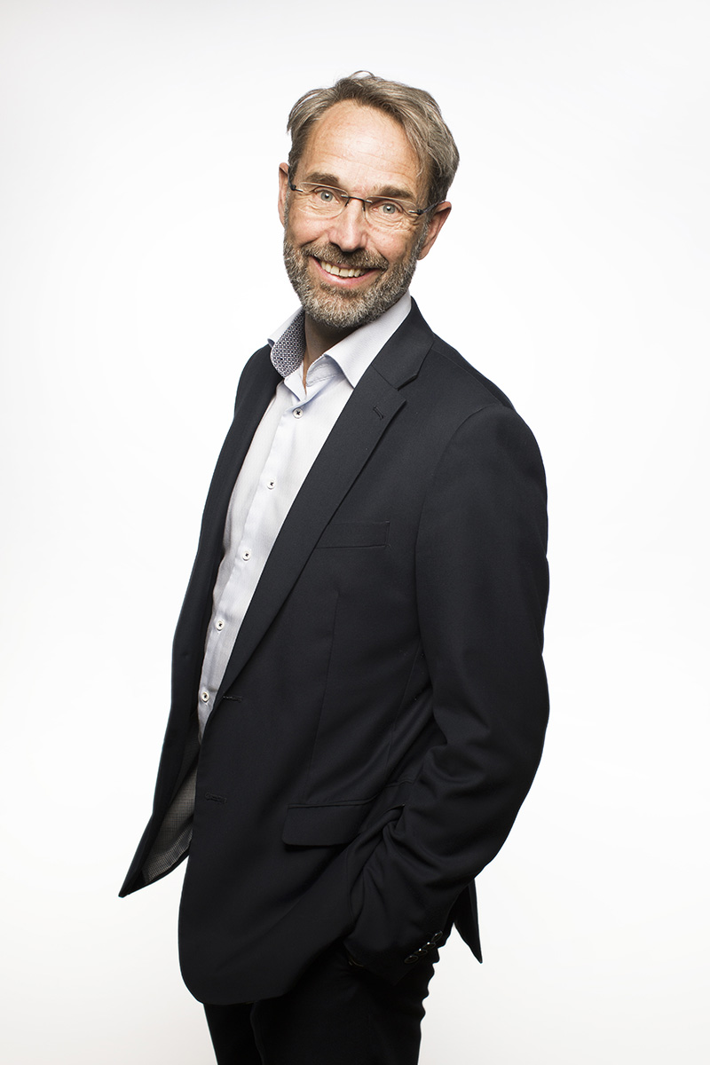 Dr. Sam Muller